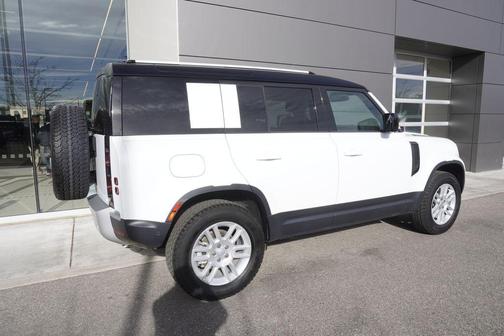 2025 Land Rover Defender 110 P300