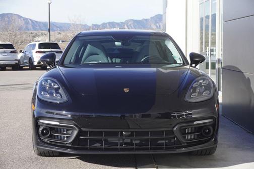 2022 Porsche Panamera 4