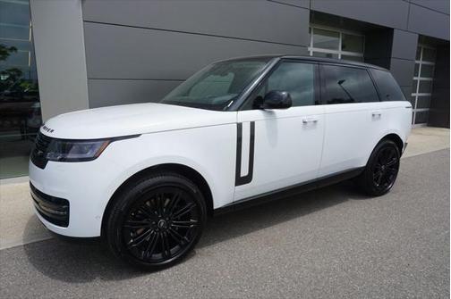 2025 Land Rover Range Rover P400 SE 7 Seat