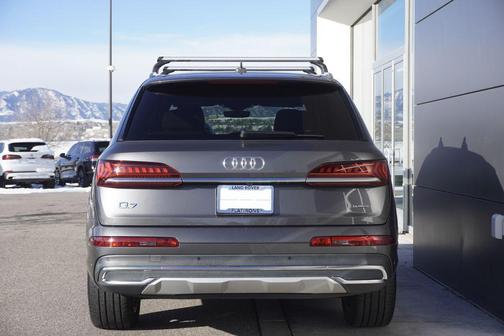 2022 Audi Q7 45 Premium Plus