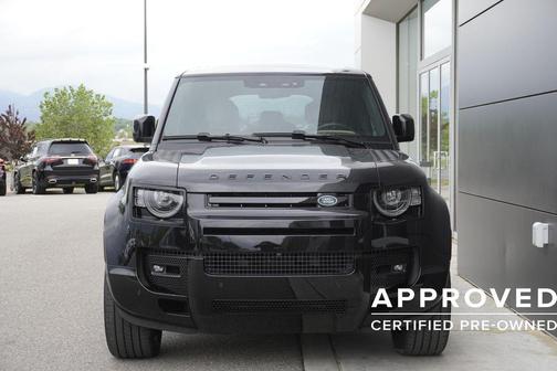 Santorini Black Metallic 2025 Land Rover Defender 110 V8