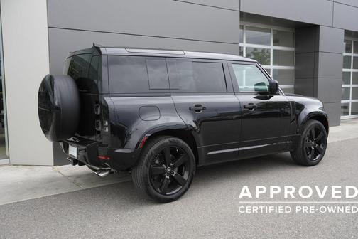Santorini Black Metallic 2025 Land Rover Defender 110 V8