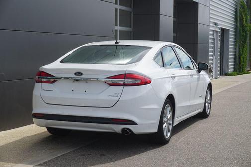 2017 Ford Fusion Hybrid SE