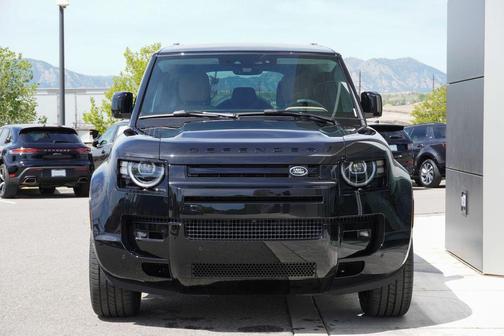 Santorini Black Metallic 2026 Land Rover Defender P400 X-Dynamic SE