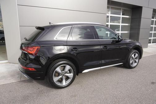 2023 Audi Q5 40 Premium Plus