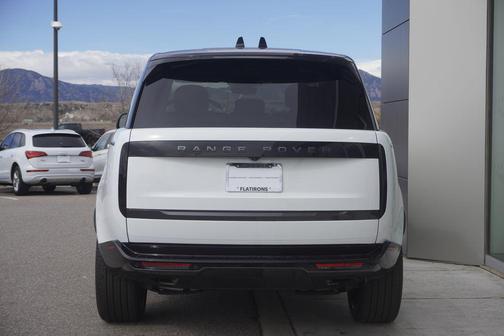 2026 Land Rover Range Rover P400 SE