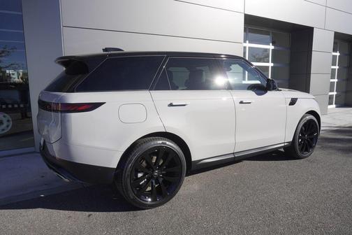 2025 Land Rover Range Rover Sport SE