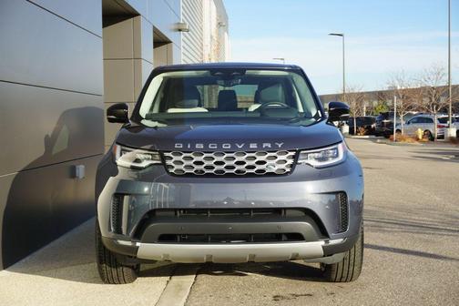 2025 Land Rover Discovery P300 S