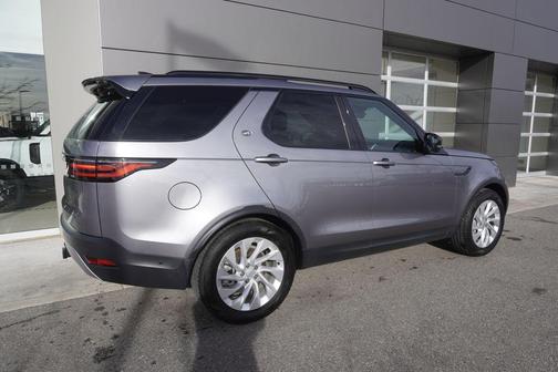 2025 Land Rover Discovery P300 S