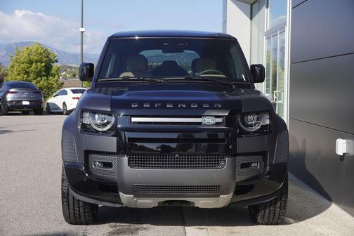 2025 Land Rover Defender 110 V8