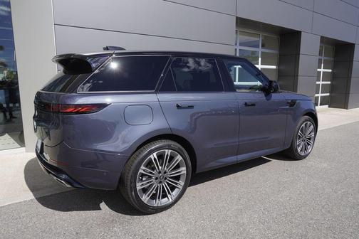 2025 Land Rover Range Rover Sport SE