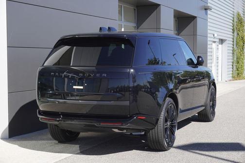 2025 Land Rover Range Rover P400 SE 7 Seat