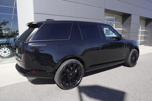 2025 Land Rover Range Rover P400 SE 7 Seat