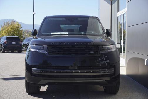 2025 Land Rover Range Rover P400 SE 7 Seat