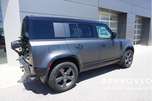 2025 Land Rover Defender 110 V8