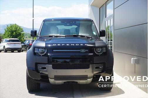 2025 Land Rover Defender 110 V8