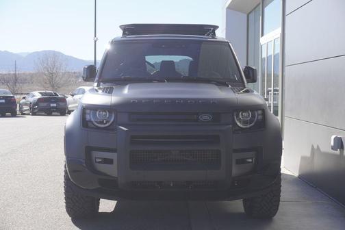 Carpathian Grey Premium Metallic 2026 Land Rover Defender P400 Outbound