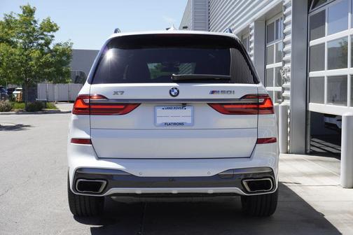 White Metallic 2020 BMW X7 M50i