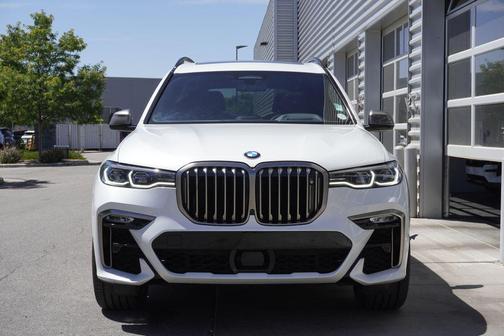 White Metallic 2020 BMW X7 M50i