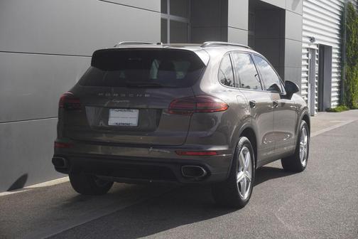2016 Porsche Cayenne Base