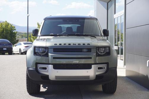 2025 Land Rover Defender 130 P400 S