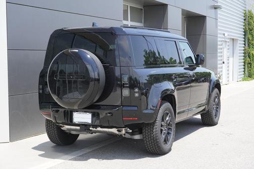 Santorini Black Metallic 2026 Land Rover Defender P400 X-Dynamic SE