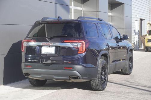 2022 GMC Acadia AWD AT4