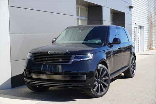 2025 Land Rover Range Rover P615 SV