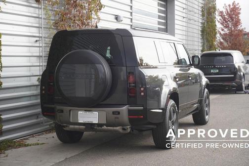 2025 Land Rover Defender 130 P400 X-Dynamic SE