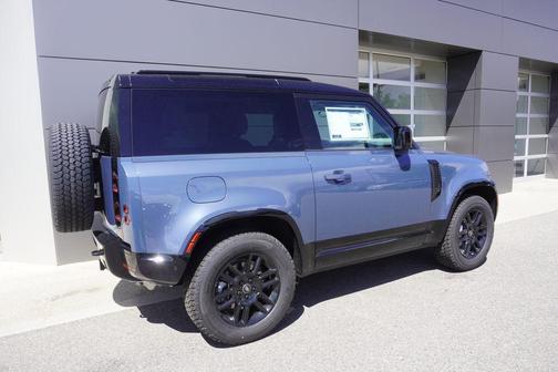 2025 Land Rover Defender 90 P400 X-Dynamic SE