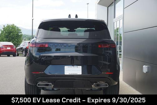 2025 Land Rover Range Rover Sport SE