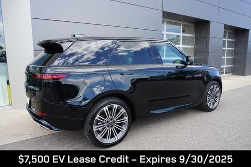 2025 Land Rover Range Rover Sport SE