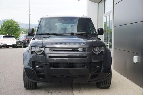 2025 Land Rover Defender V8