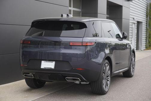 2025 Land Rover Range Rover Sport SE