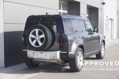 2025 Land Rover Defender 110 P300