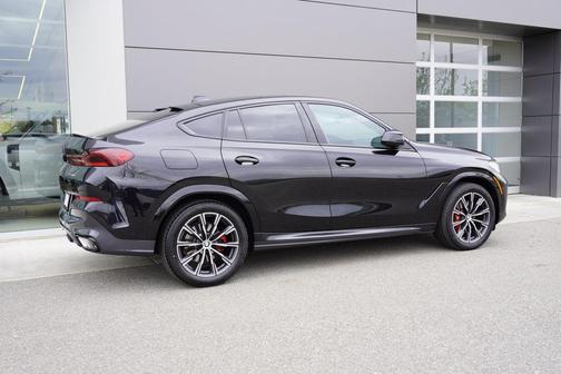 Black Sapphire Metallic 2023 BMW X6 xDrive40i