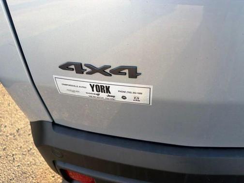 Silver Zynith Clearcoat 2026 Jeep Cherokee Limited