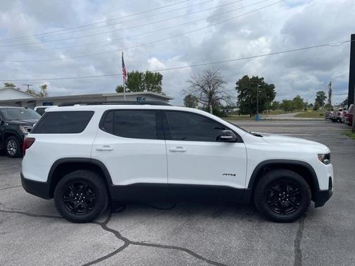 2023 GMC Acadia AT4