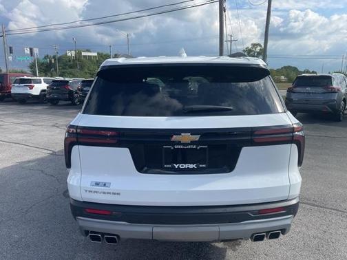 2025 Chevrolet Traverse LT