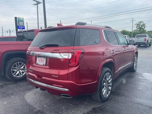2023 GMC Acadia Denali