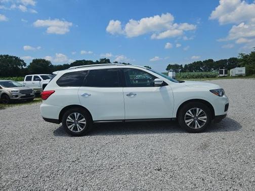 2020 Nissan Pathfinder SV