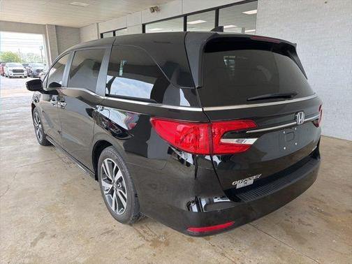 Crystal Black Pearl 2024 Honda Odyssey Touring