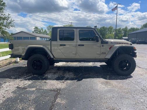Gobi Clearcoat 2020 Jeep Gladiator Mojave 4x4