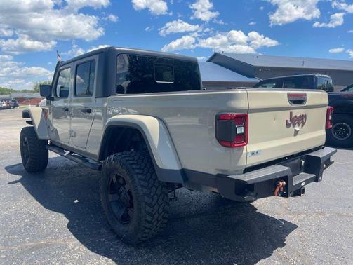 Gobi Clearcoat 2020 Jeep Gladiator Mojave 4x4
