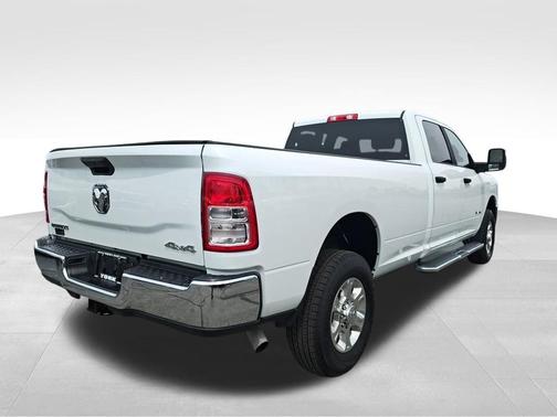 Bright White Clearcoat 2024 RAM 2500 Big Horn Crew Cab 4x4 8' Box