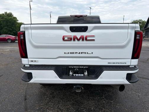 Summit White 2025 GMC Sierra 2500 Denali