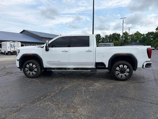 Summit White 2025 GMC Sierra 2500 Denali