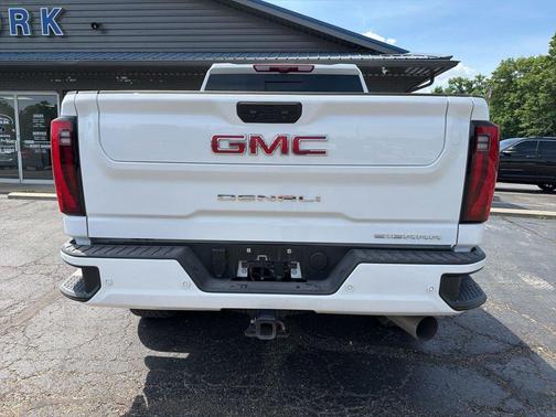 Summit White 2025 GMC Sierra 2500 Denali
