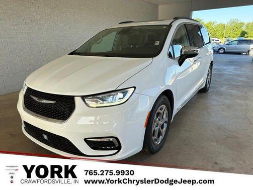 Bright White Clearcoat 2023 Chrysler Pacifica Limited