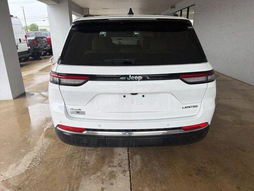 Bright White Clearcoat 2023 Jeep Grand Cherokee Limited